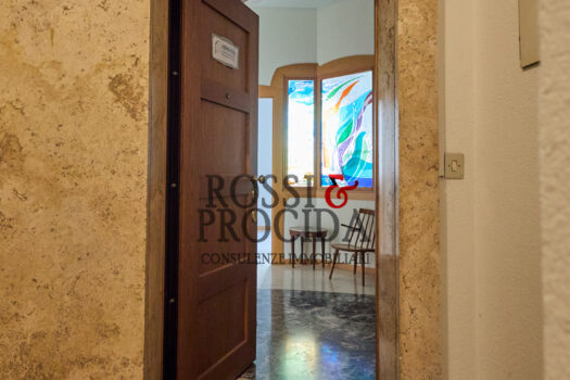 VIA MAURO MACCHI 42