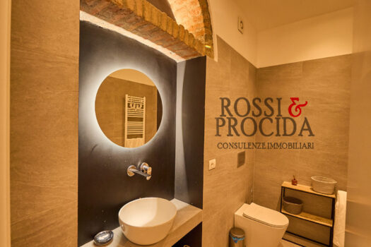 VIA LAZZARO PALAZZI 19