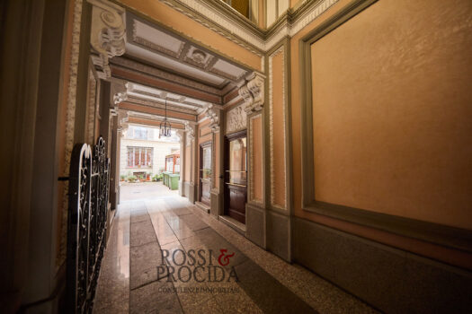 VIA LAZZARO PALAZZI 19