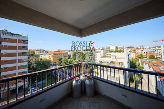 VIA FOGAZZARO 20