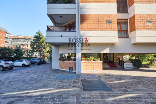 VIA FOGAZZARO 20