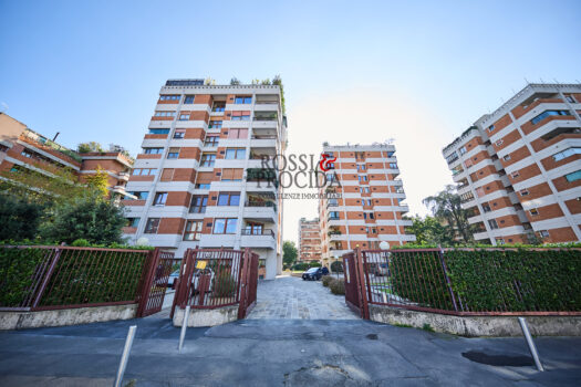 VIA FOGAZZARO 20