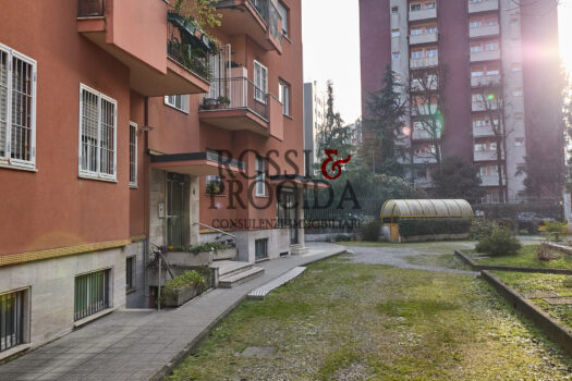 VIA FRANCESCO CAVEZZALI 19