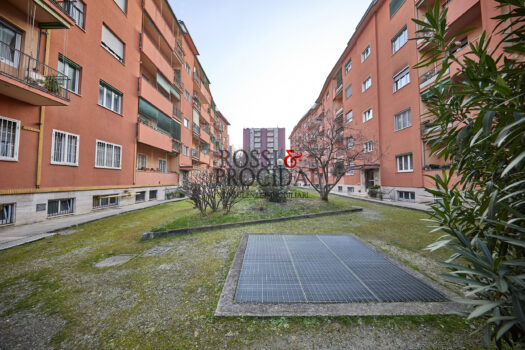 VIA FRANCESCO CAVEZZALI 19