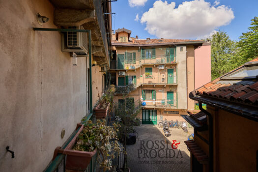VIA CARDINALE ASCANIO SFORZA n. 105