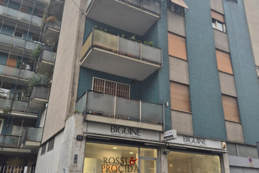 VIA GIOVANNI CANTONI 11